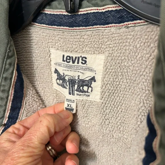 Vintage Levis Strauss Trucker Coat Jacket Mens XL Flannel Lined Green Barn Coat - Picture 9 of 10